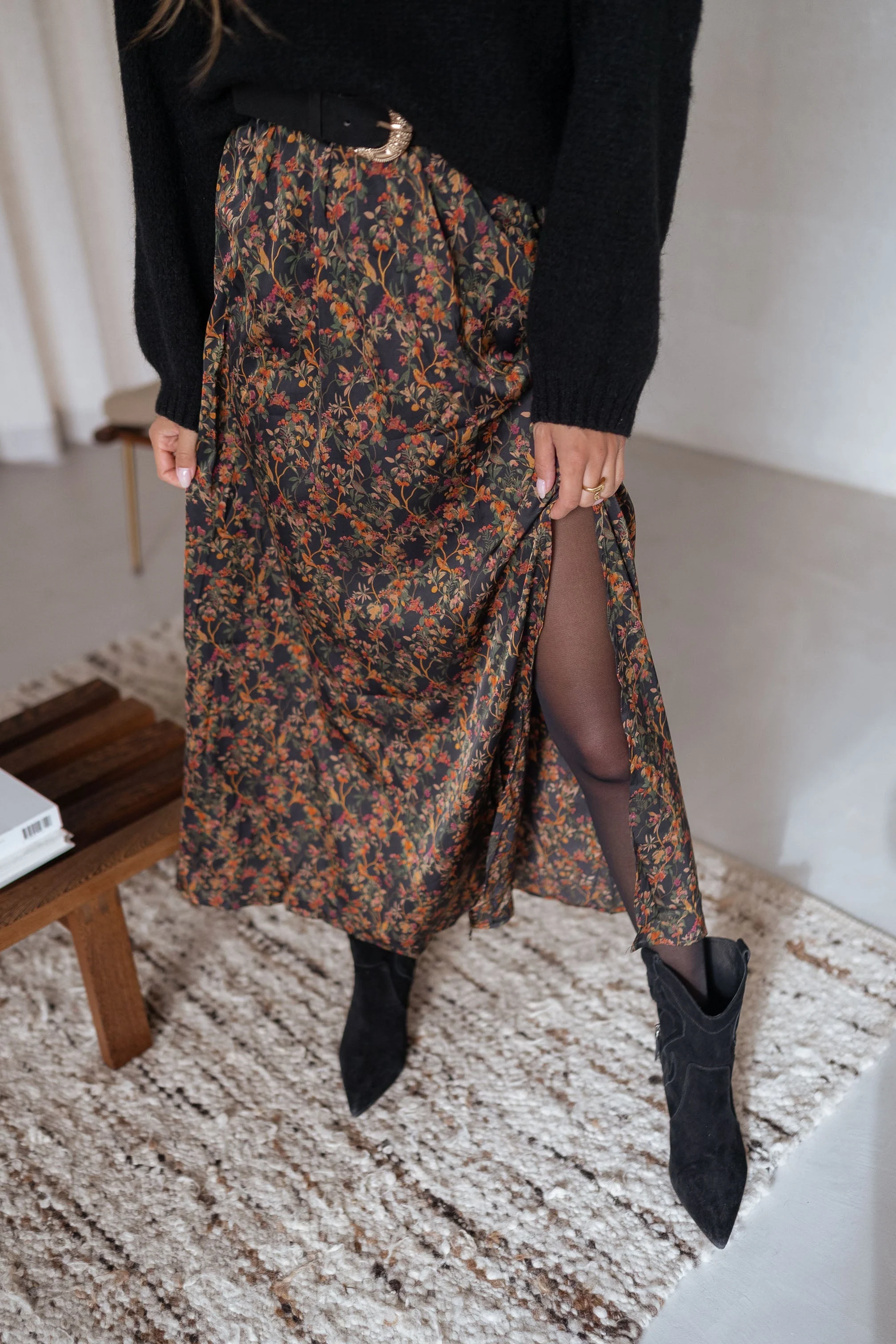 Black Bridget Floral Skirt - Image 10