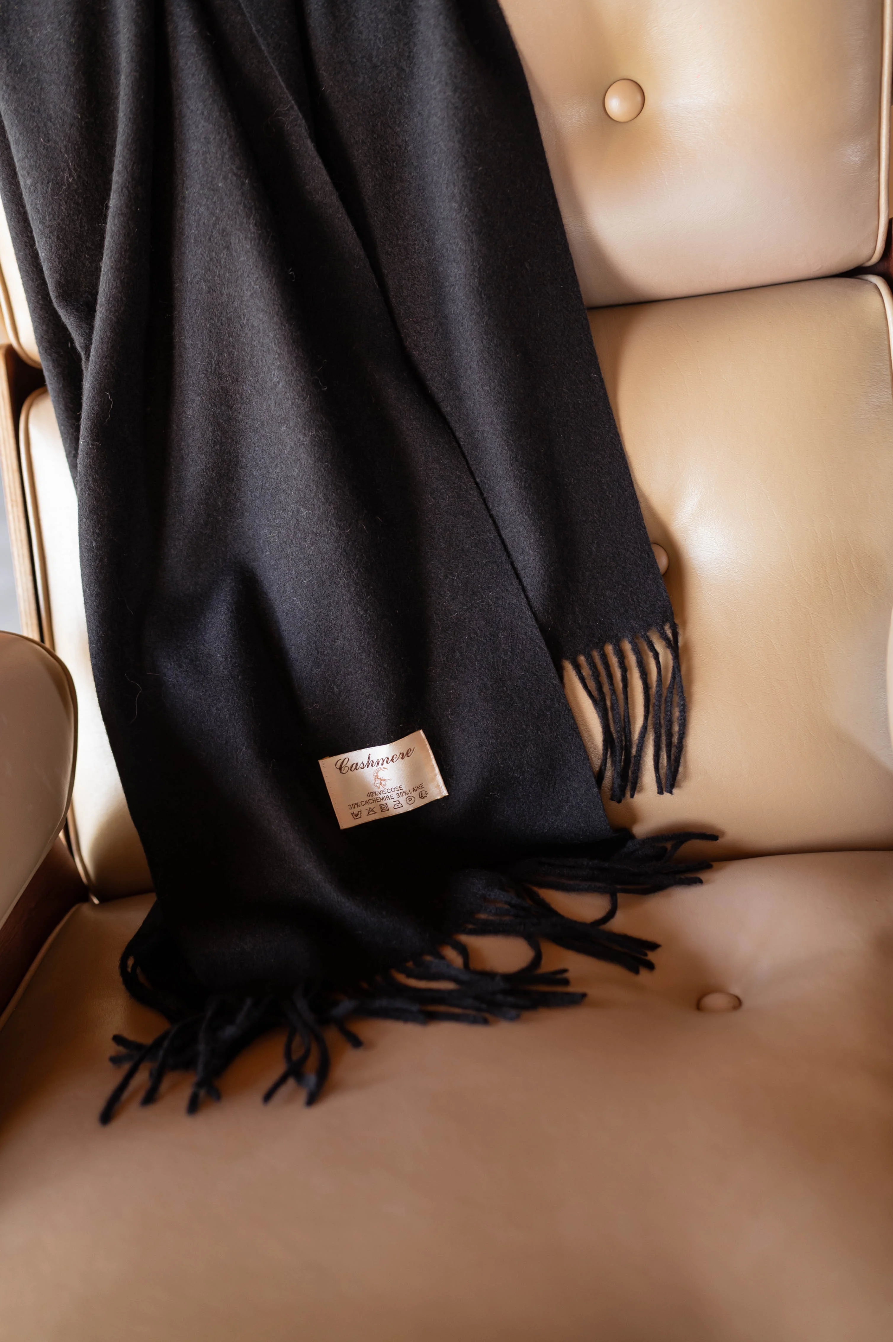 Black Cashmere Ronald Scarf - Image 11