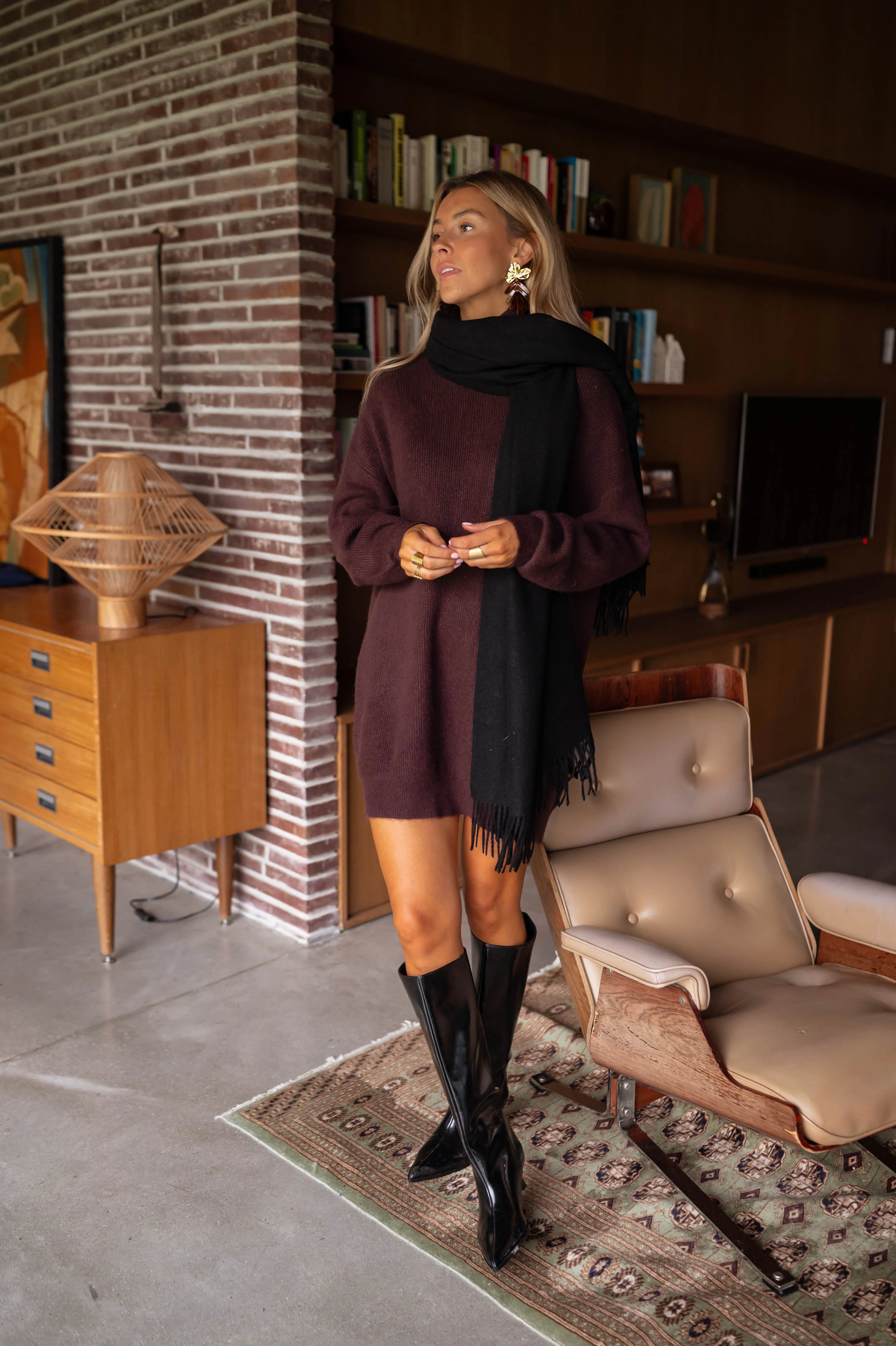 Black Cashmere Ronald Scarf - Image 13