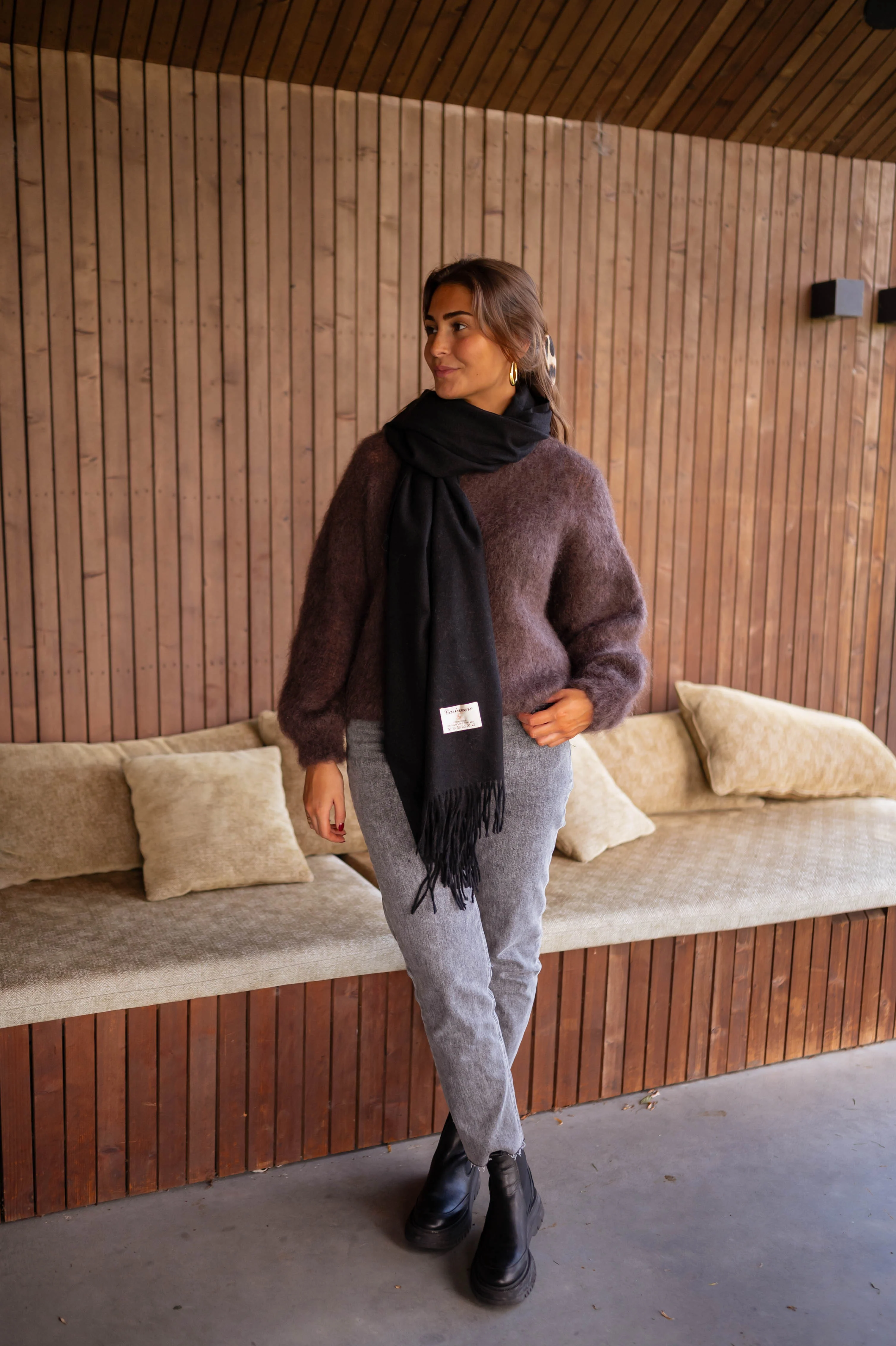 Black Cashmere Ronald Scarf - Image 5