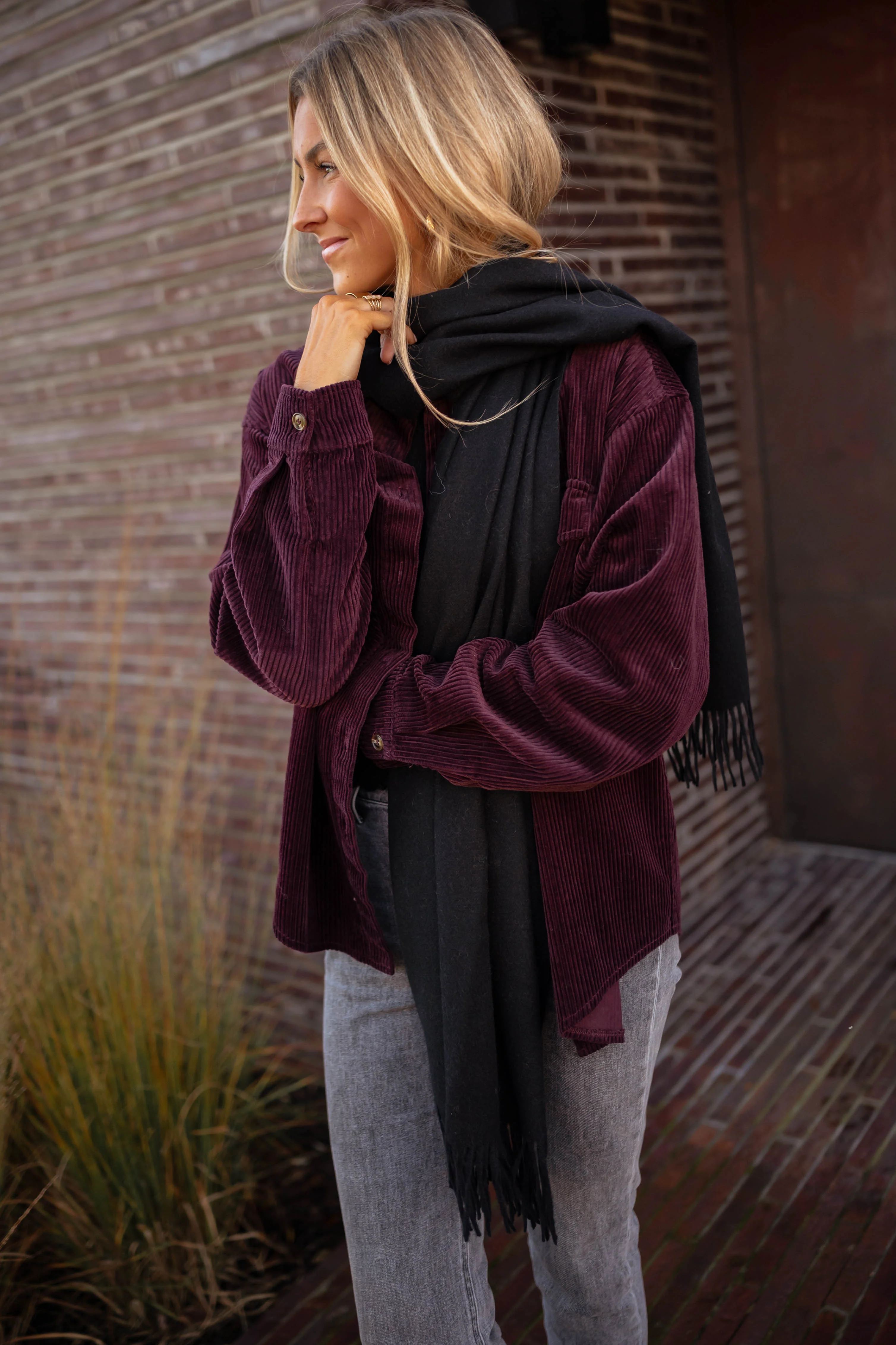 Black Cashmere Ronald Scarf - Image 9