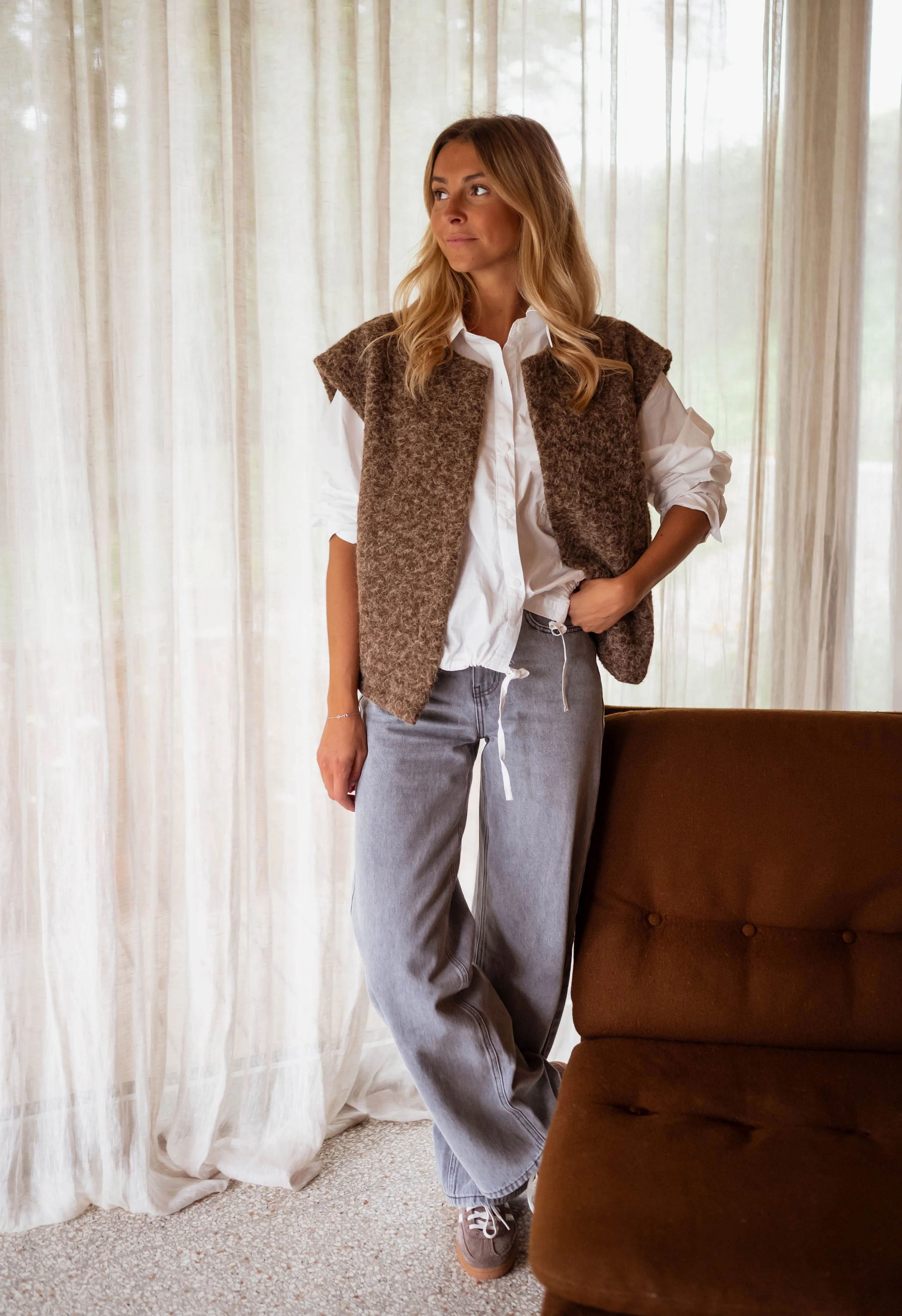 Chocolate Lander Sleeveless Cardigan - Image 7