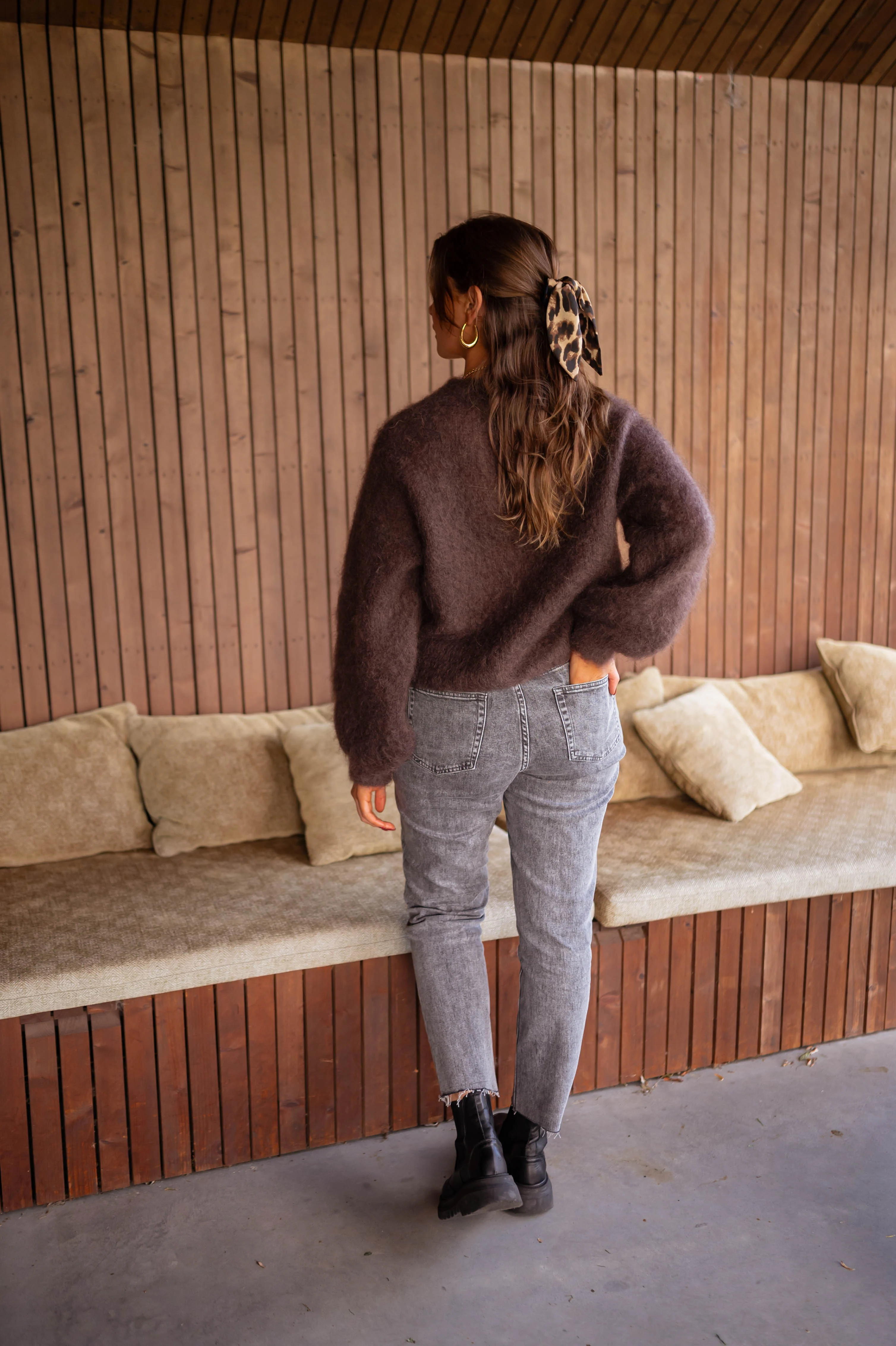 Chocolate Pieter Sweater - Image 15