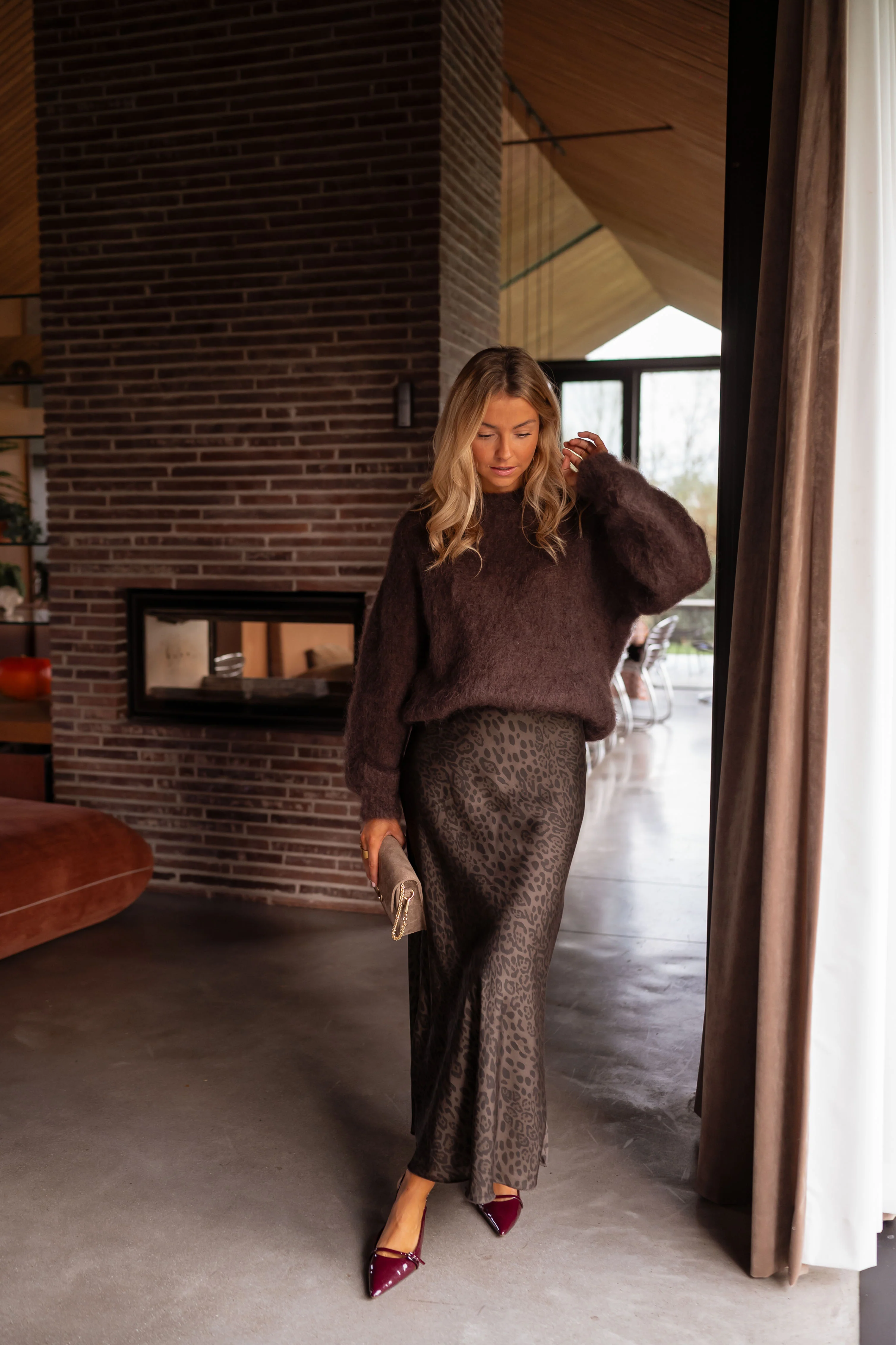 Chocolate Pieter Sweater - Image 19