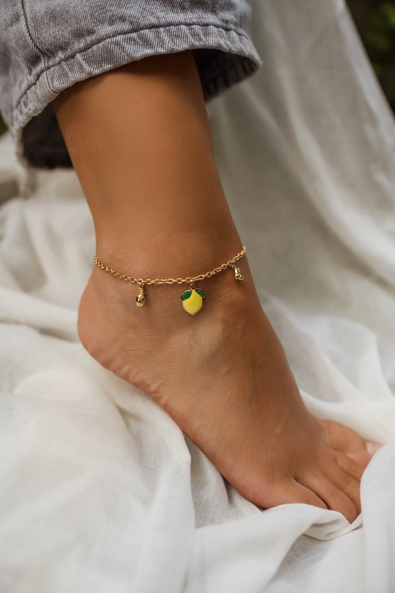 Golden Frola Anklet - Image 3
