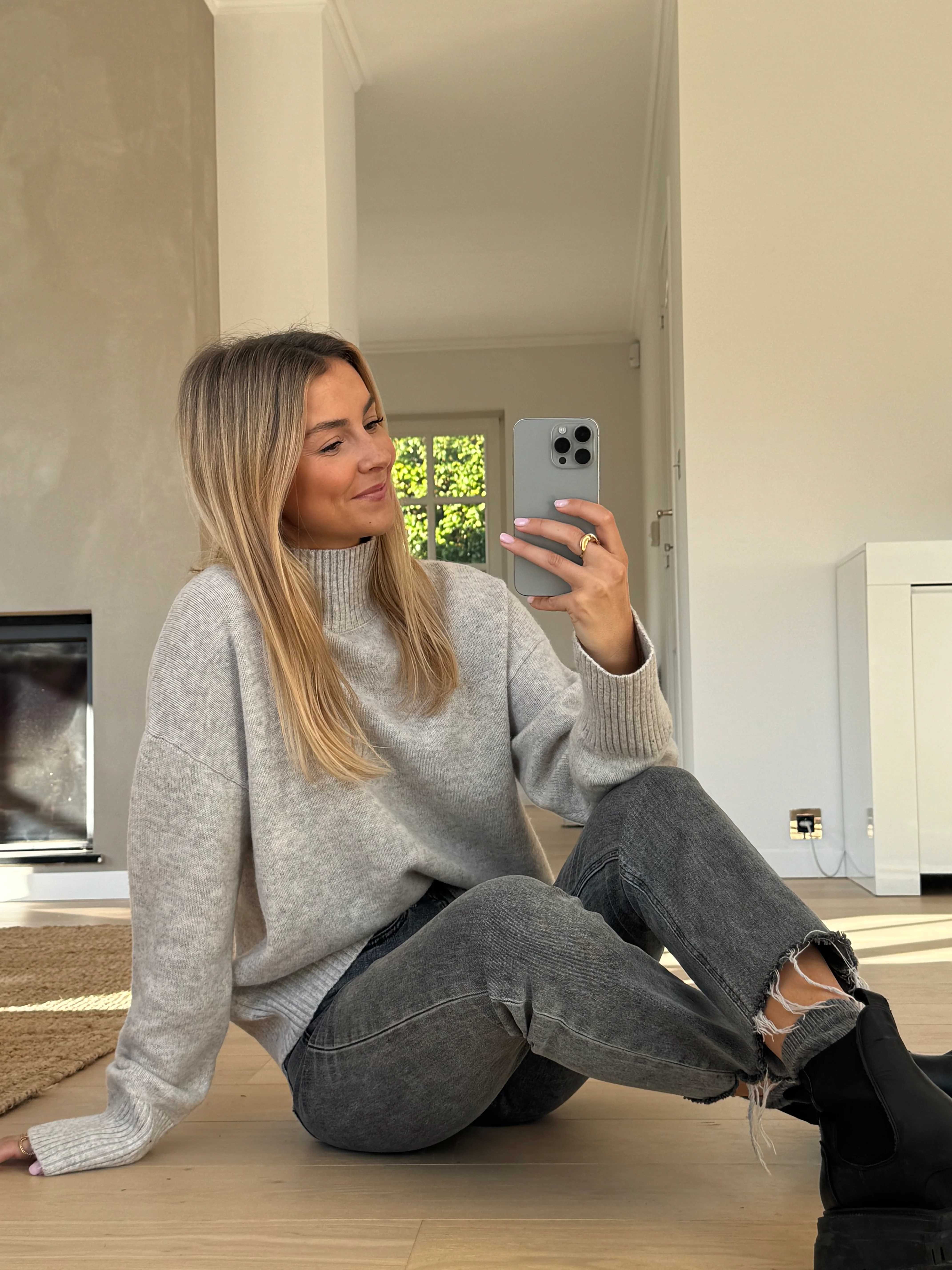 Grey Gawen Sweater - Image 14