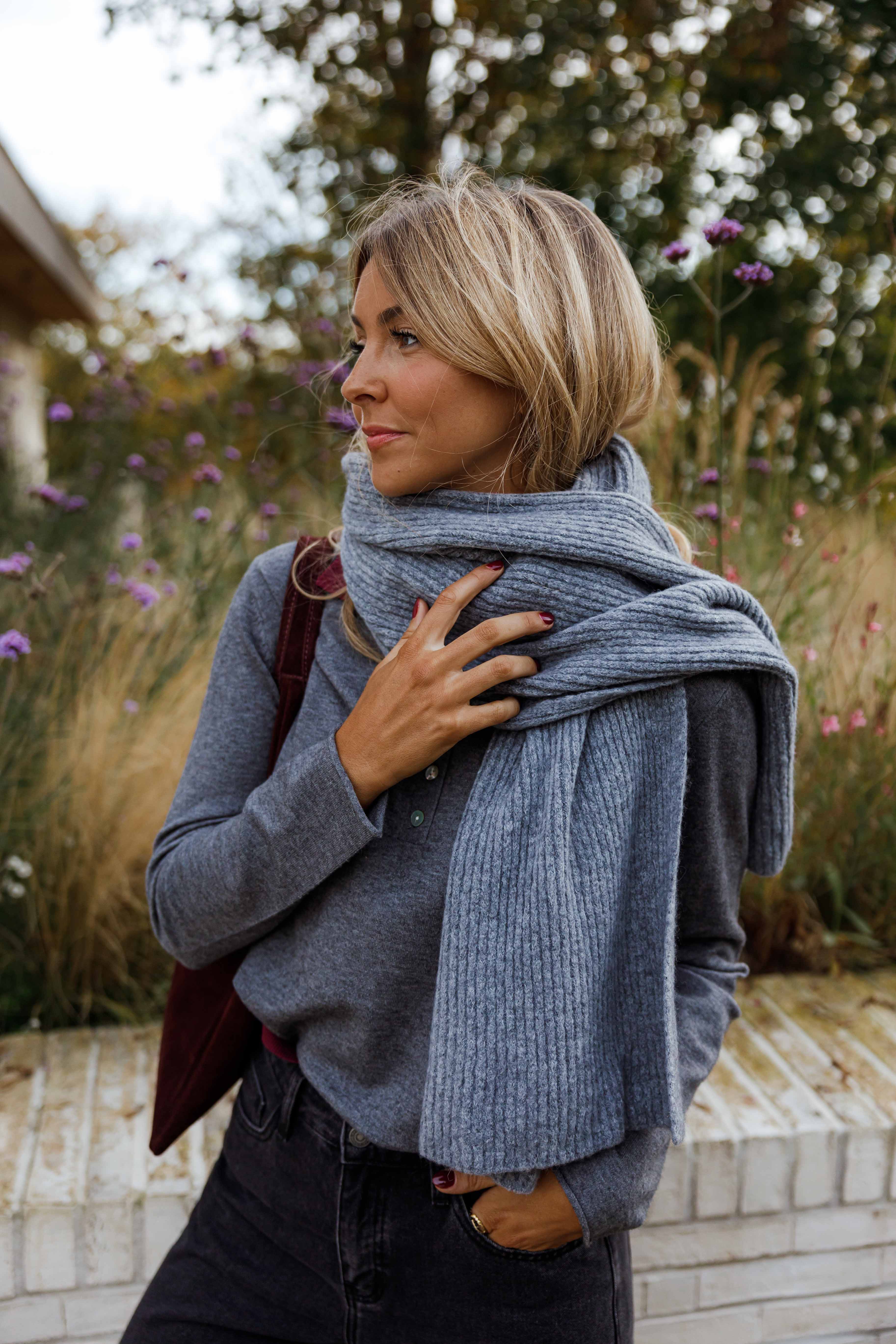 Grey Sera Scarf - Image 2