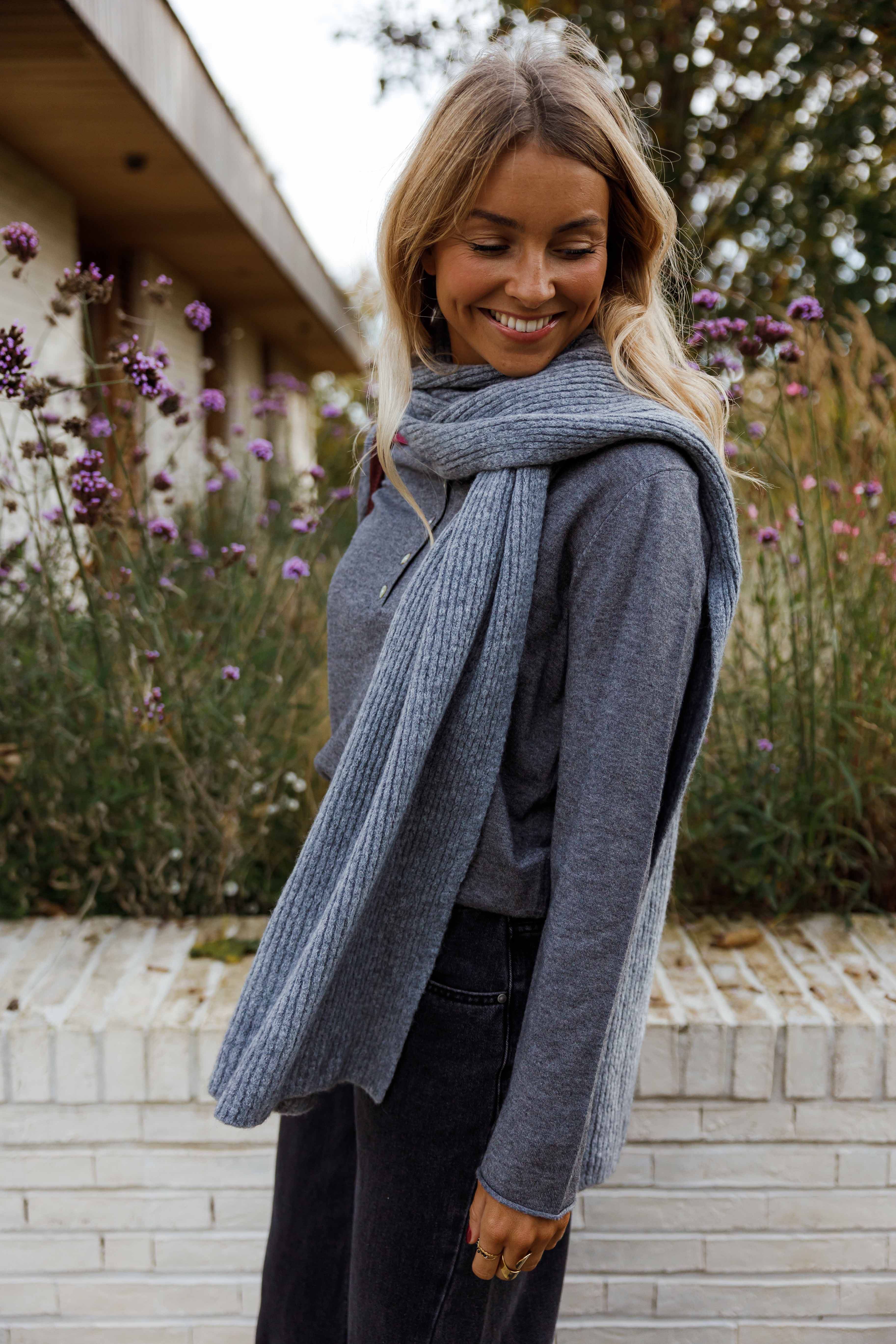 Grey Sera Scarf - Image 3