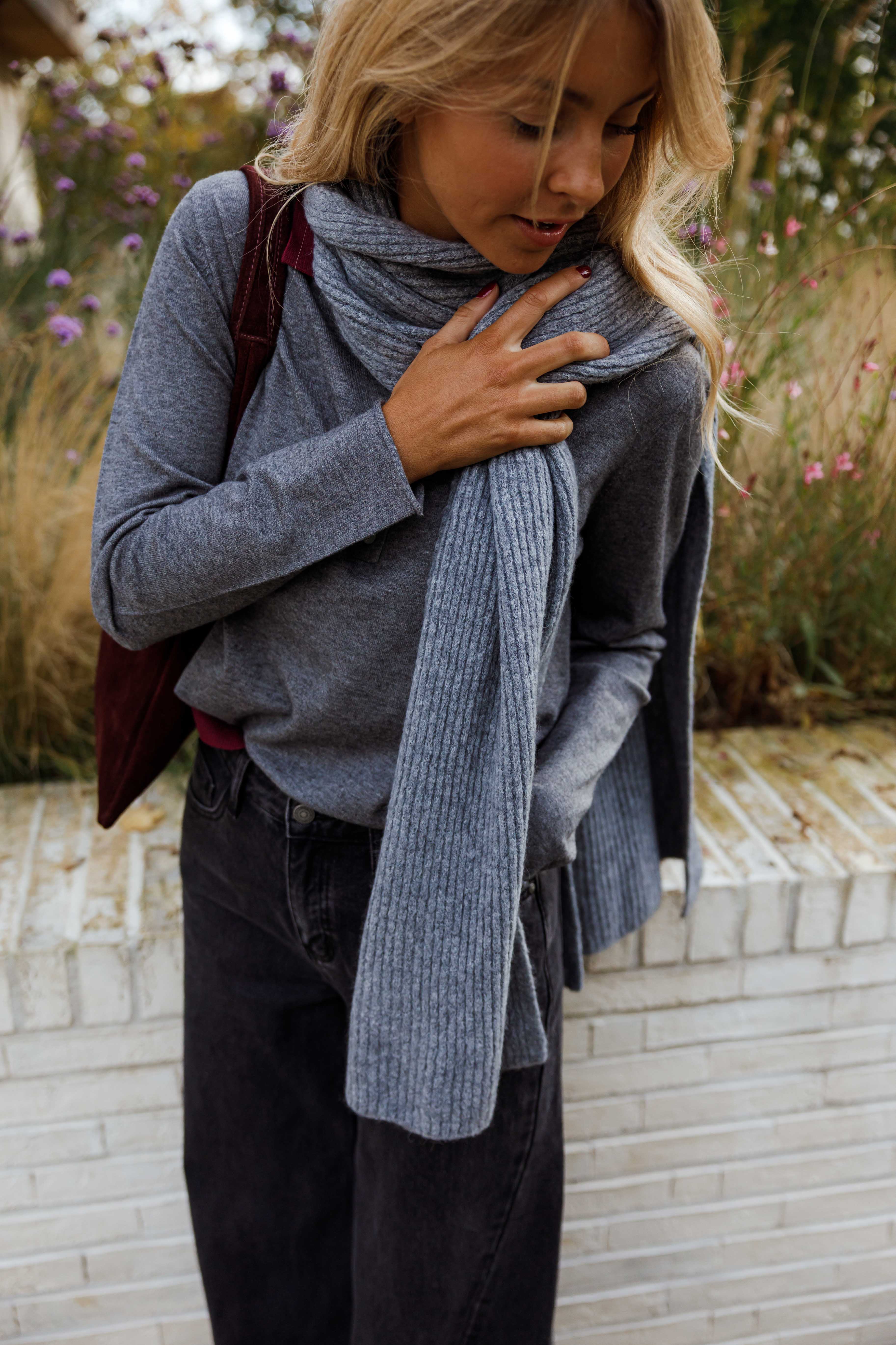 Grey Sera Scarf - Image 6