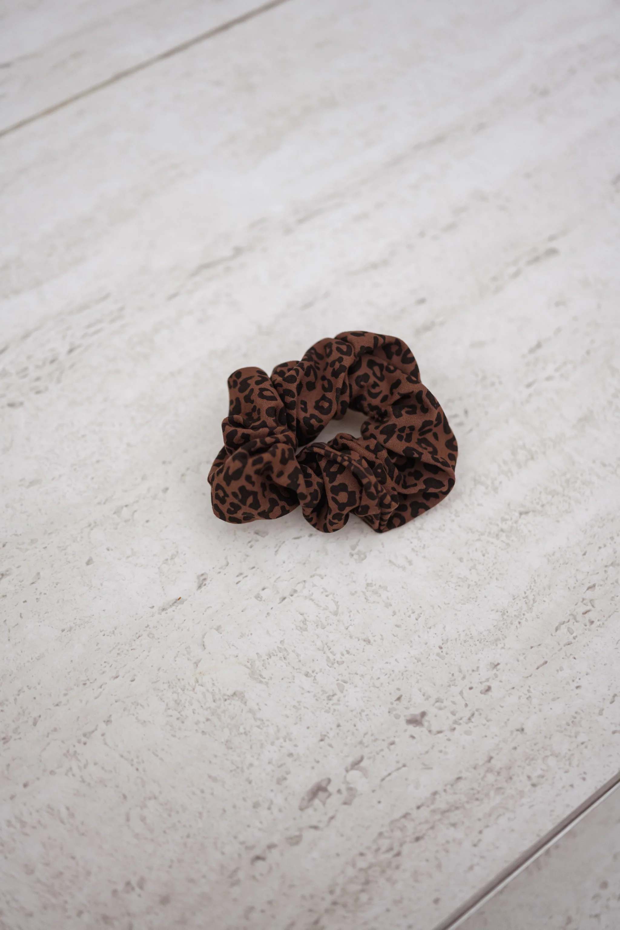 Leopard Suka Scrunchie - Image 2