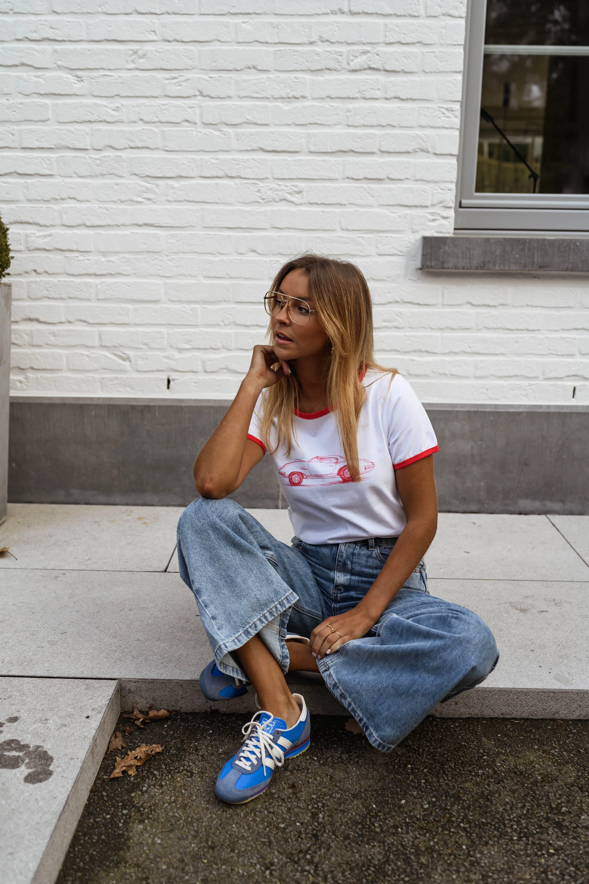 White and Red Cynthia T-Shirt - Image 11