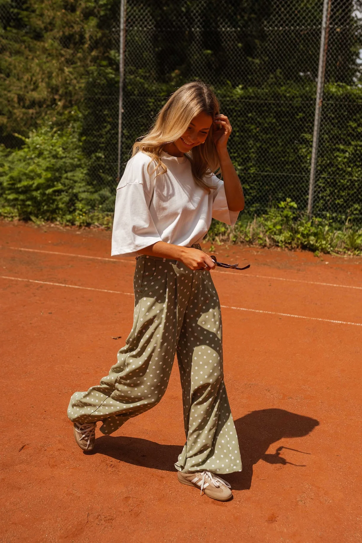White Flo T-shirt - Image 12