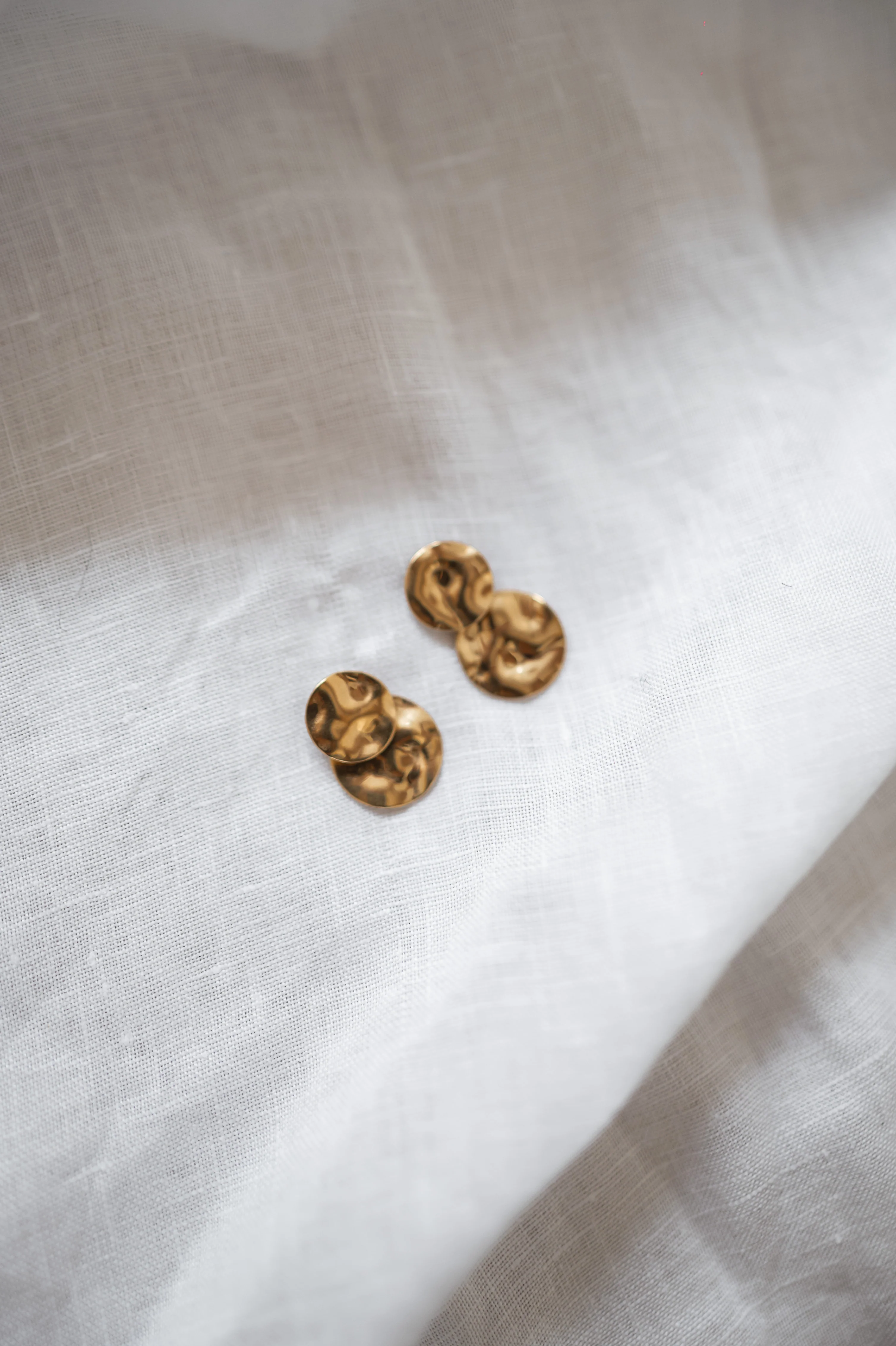 Golden Youri Earrings - Image 4